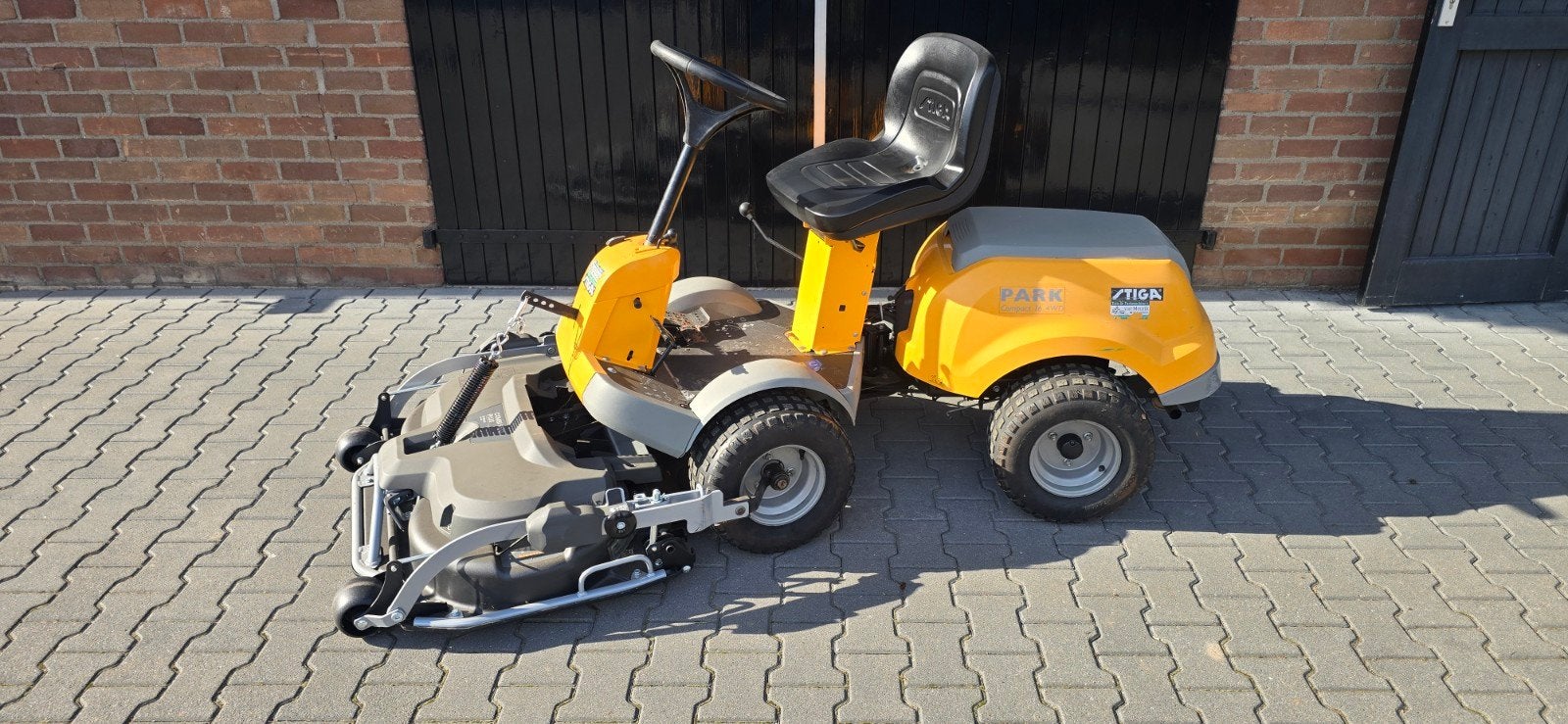 stiga park compact 16 4wd, Ophalen, Gebruikt, Stiga, Elektrische starter
