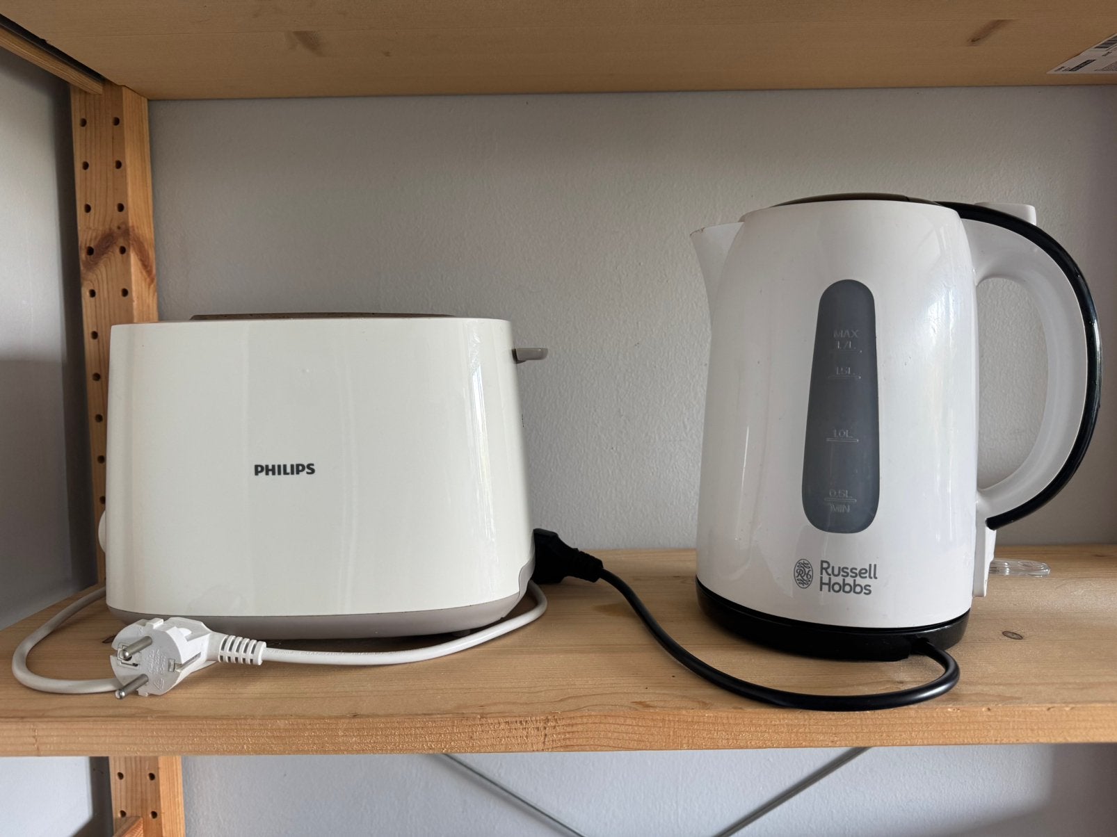Phillps Toaster & Russell Hobbs Kettle, 1 tot 2 liter, Ophalen, Zo goed als nieuw