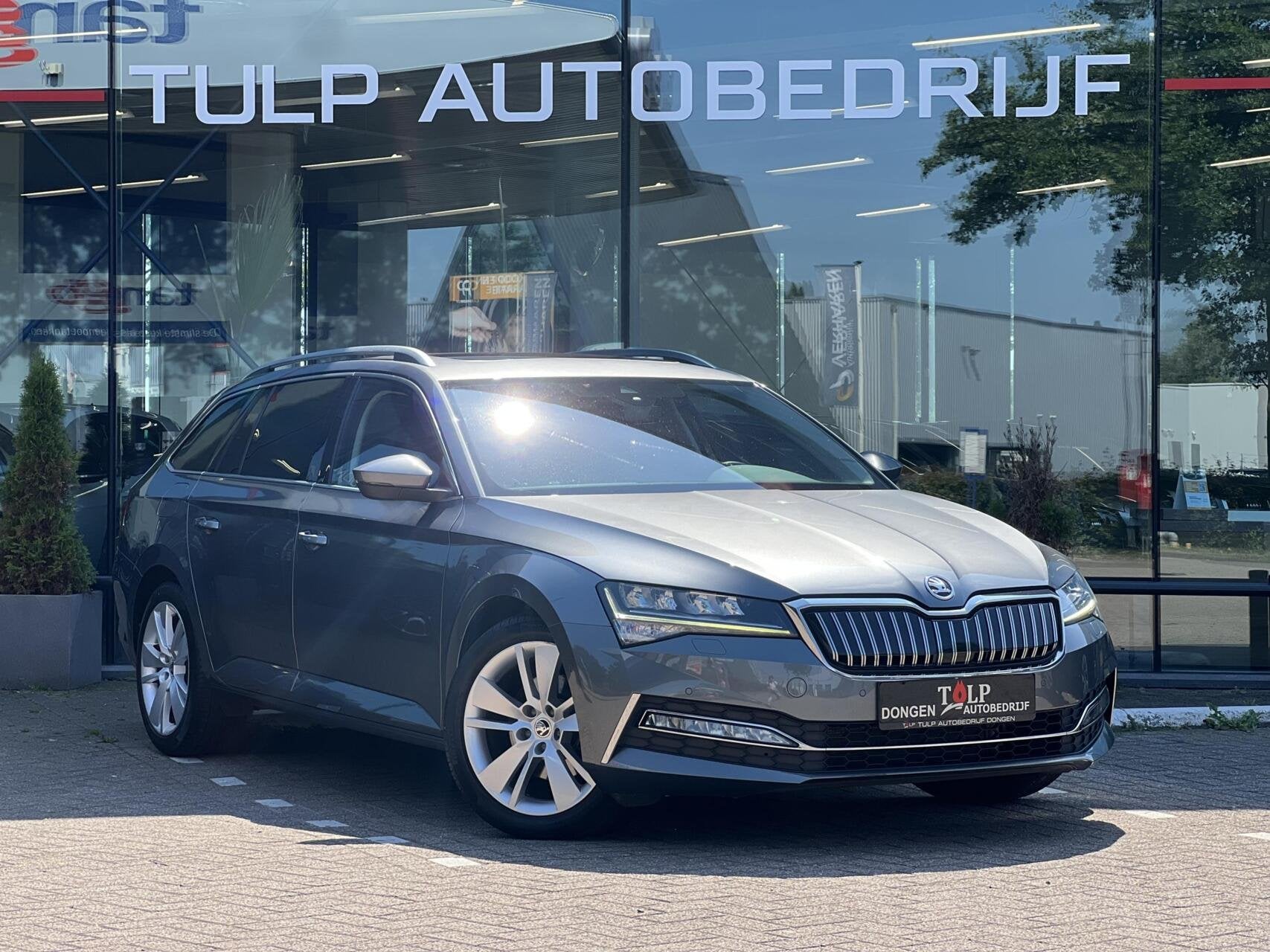 Skoda Superb Combi 1.4 TSI iV PHEV Bns Ed. Plus Automaat, Auto's, Dealer onderhouden, Gebruikt, Zwart, Leder