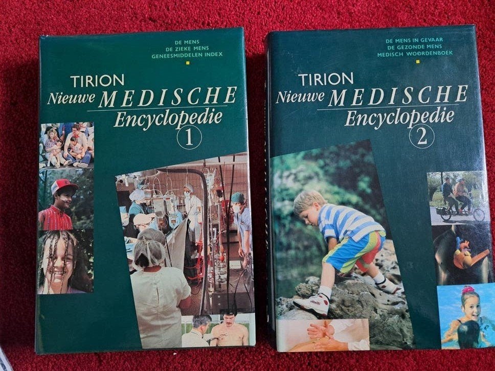 Tirion Nieuwe Medische Encyclopedie - Complete Serie, Gelezen, Medisch, Complete serie, Ophalen of Verzenden