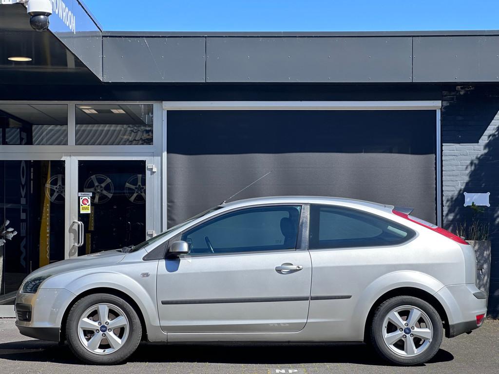 Ford Focus 1.6-16V Futura ORGINEEL NL / AIRCO / ELEKT RAMEN, 1596 cc, Gebruikt, 4 cilinders, Traction-control