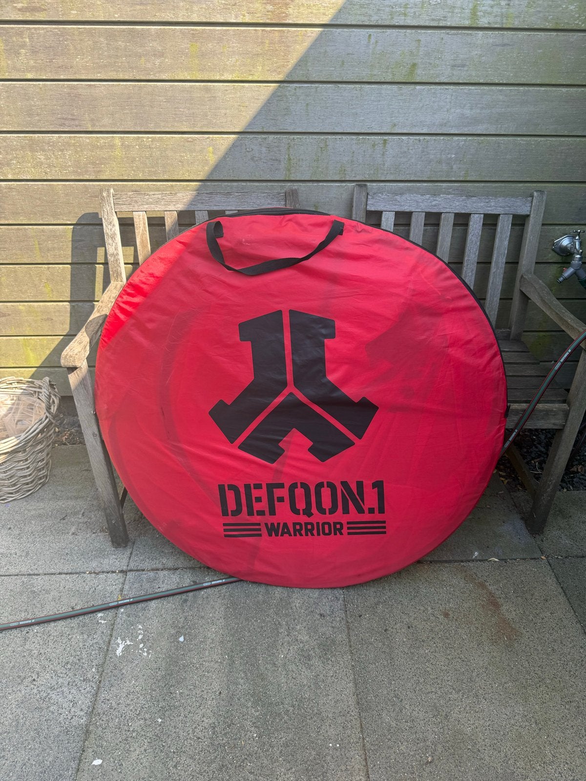 Defqon.1 Warrior pop-up tent - Zo goed als nieuw, Caravans en Kamperen, Tenten, Ophalen, Zo goed als nieuw, Tot en met 2