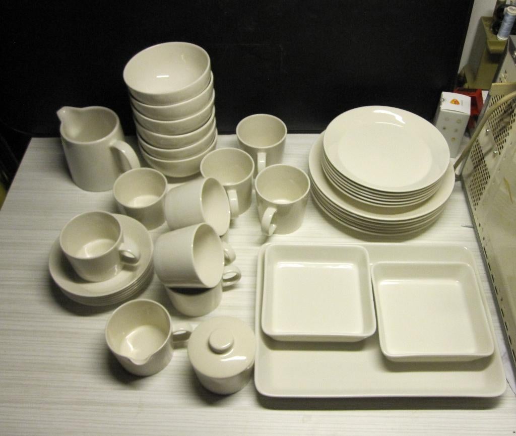 Arabia Finland Teema servies - Alles in 1 koop, Huis en Inrichting, Keuken | Servies, Ophalen, Nieuw, Overige stijlen, Porselein