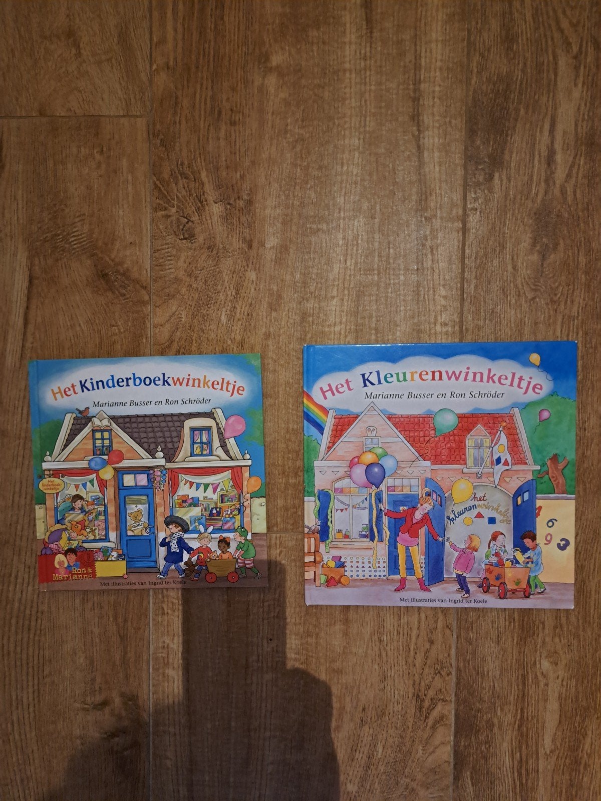 Het Kinderboekwinkeltje & Het Kleurenwinkeltje, Ophalen of Verzenden, Gelezen, Marianne Busser en Ron Schröder, Fictie algemeen