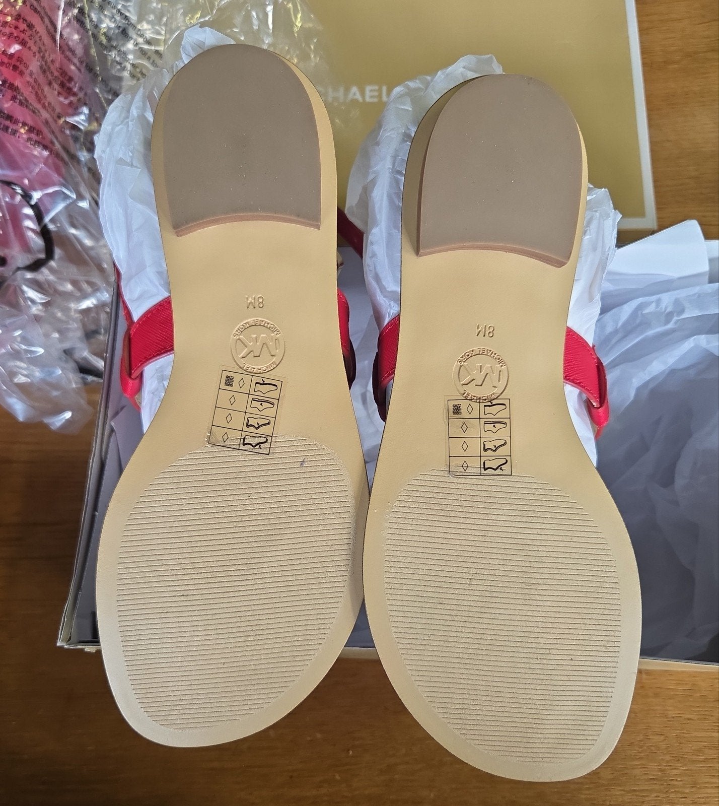 Sandaal

Michael Kors maat 8 38.5, Zo goed als nieuw, X, Rood, Sandalen of Muiltjes