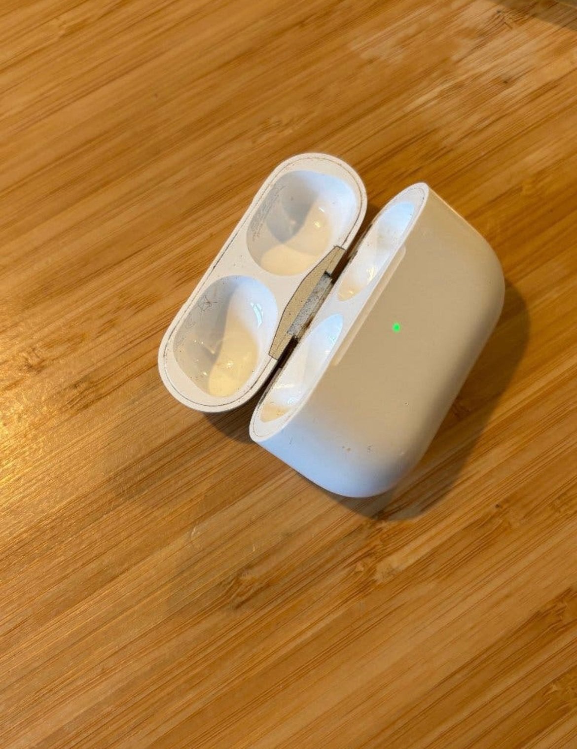 Airpods Pro Case A2190, Ophalen of Verzenden, Zo goed als nieuw