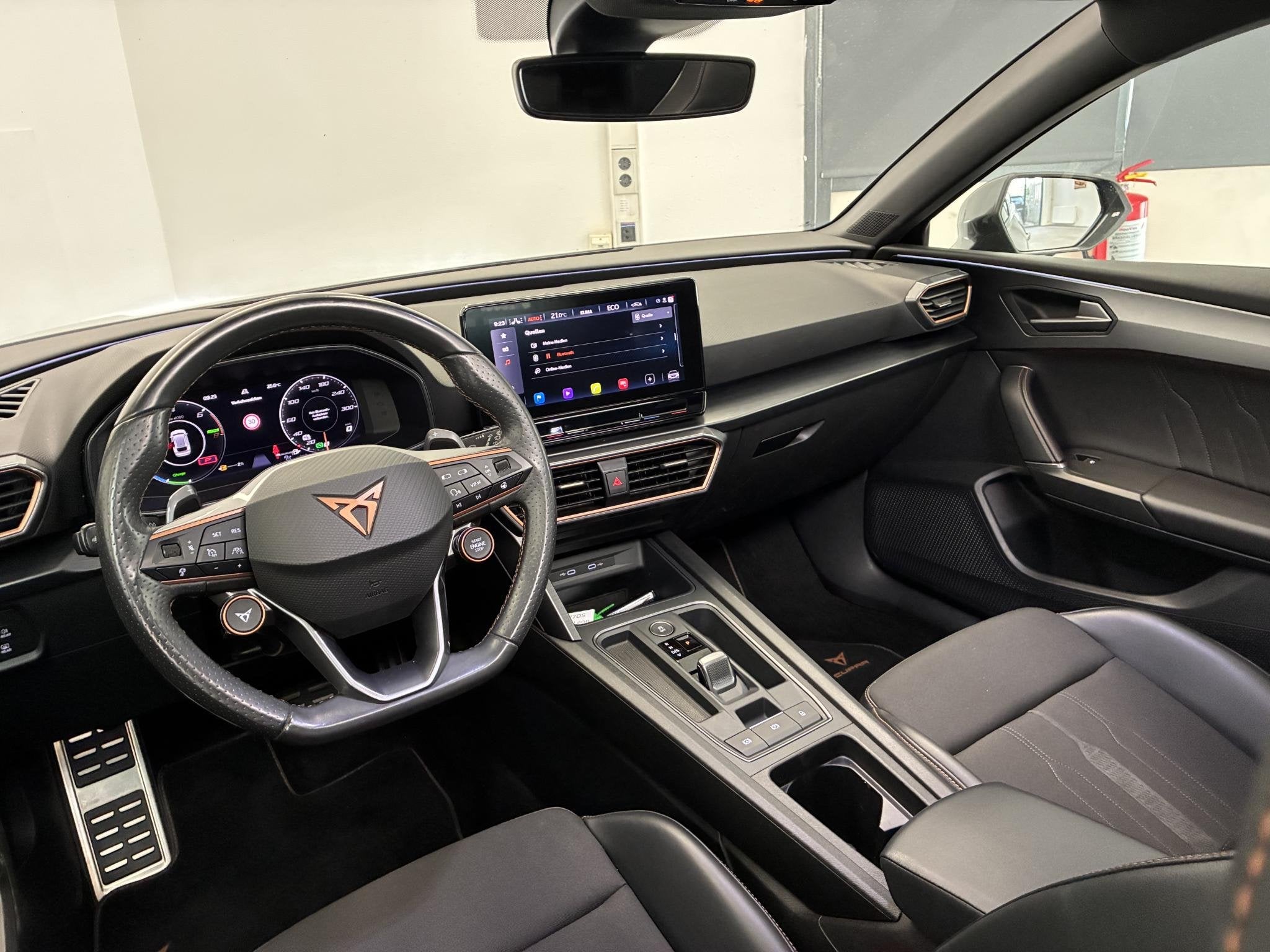 CUPRA Leon Sportstourer 1.4 e-Hybrid VZ Copper Edition | 94%, Auto's, Gebruikt, 4 cilinders, Leon, Zwart
