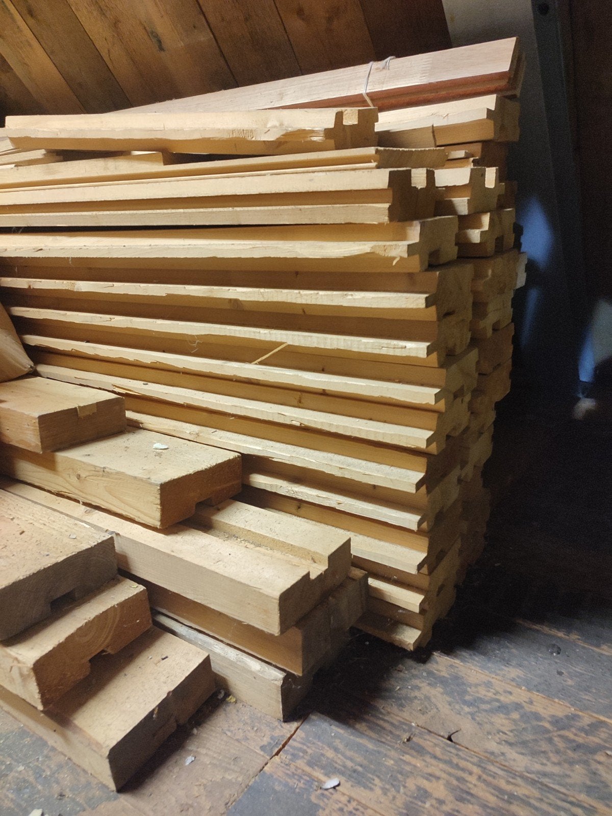 Vuren balken met messing en groef. Koopje!, Doe-het-zelf en Verbouw, Ophalen, 25 tot 50 mm, Nieuw, 200 tot 250 cm