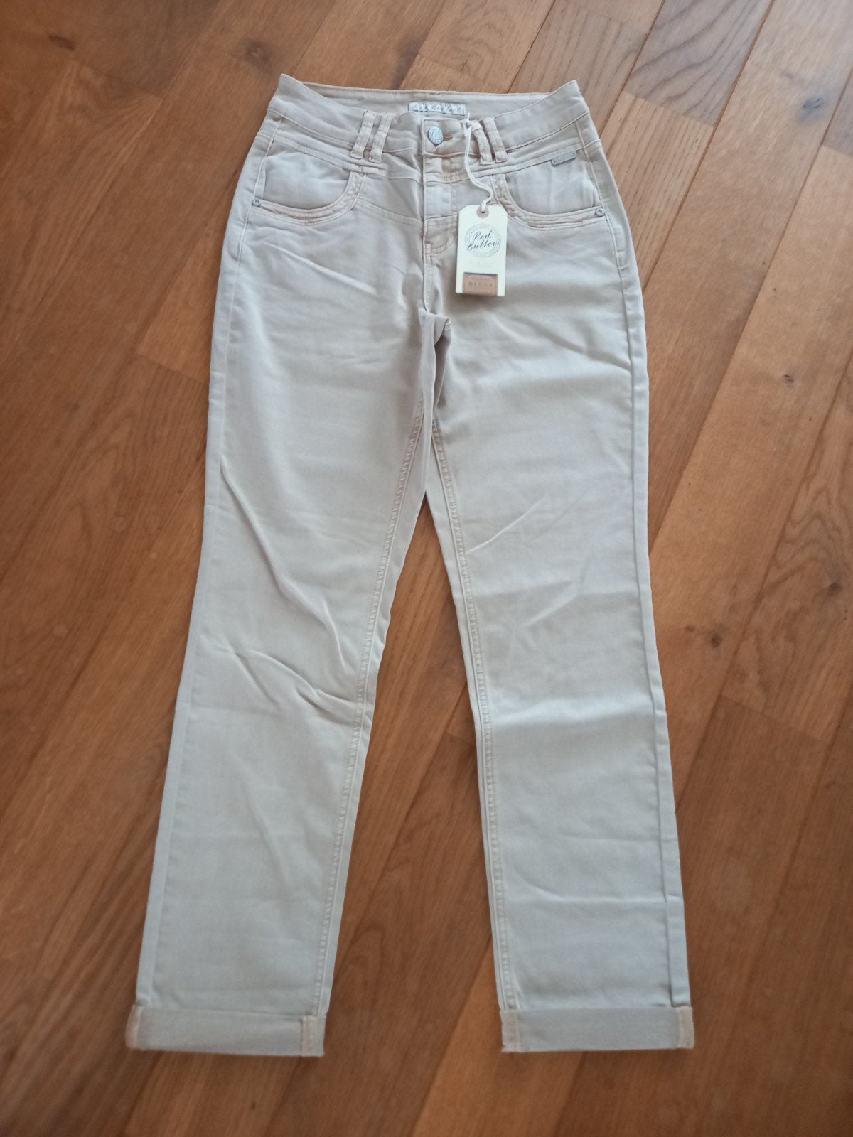 Nieuwe Red Button broek model Carrie maat 34, Kleding | Dames, Broeken en Pantalons, Beige, Nieuw, Ophalen of Verzenden, Maat 34 (XS) of kleiner
