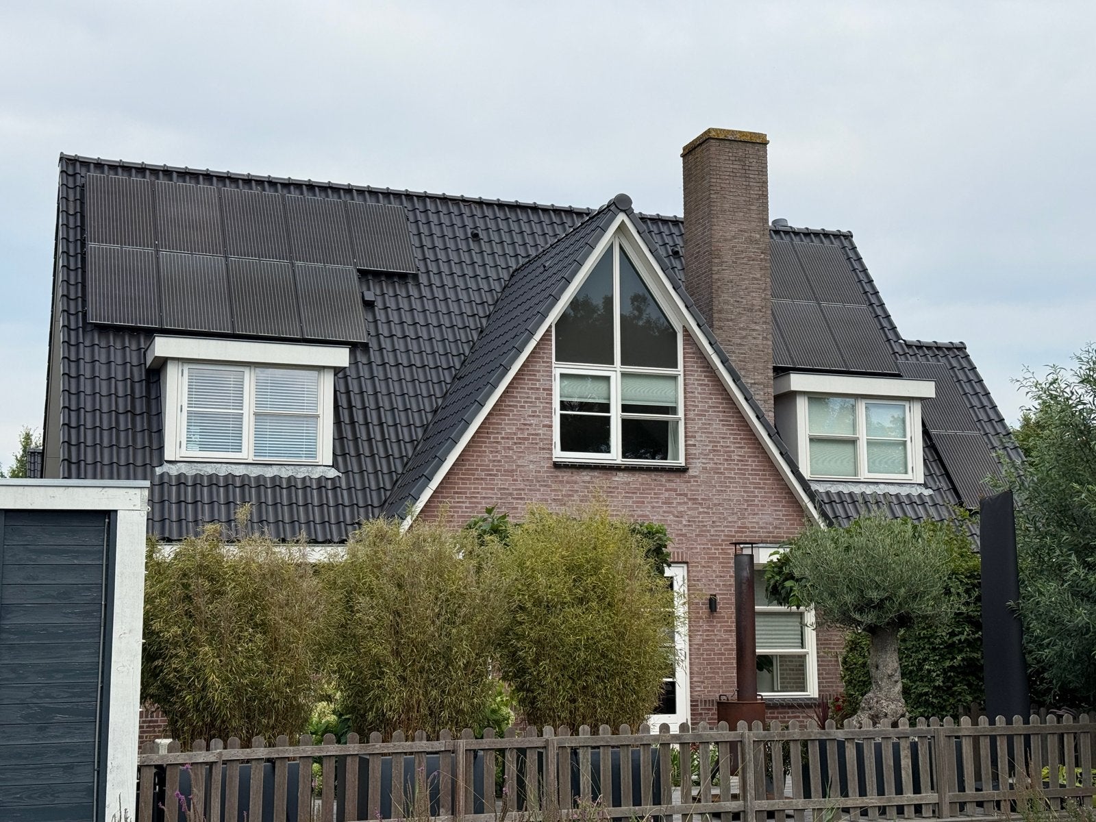 Compleet zonnepanelensysteem: Solaredge, Axitec, Optimizers, Doe-het-zelf en Verbouw, Ophalen, Gebruikt, Compleet systeem, 200 wattpiek of meer