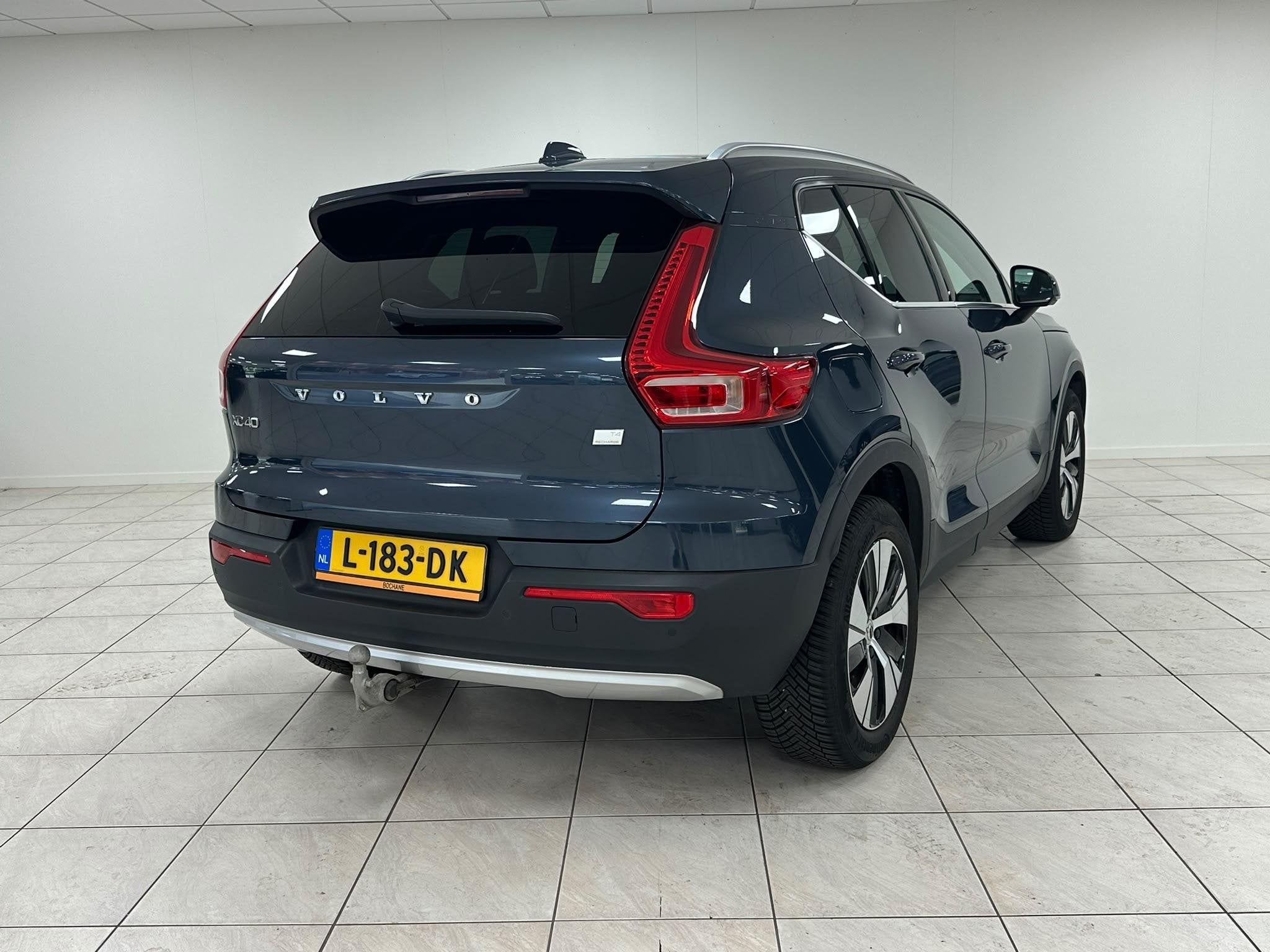 Volvo XC40 1.5 T4 Recharge Inscription Expression NAVIGATIE, Stof, 1712 kg, Met garantie (alle), Blauw