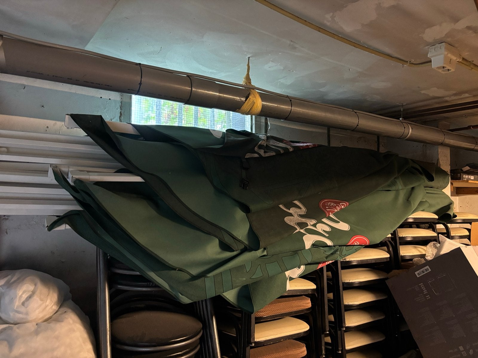 4 Grolsch parasols voor terras - gerecycled materiaal, Ophalen, Gebruikt, 2 tot 3 meter, Stokparasol