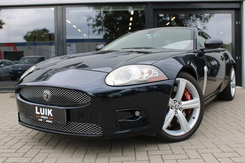 Jaguar XKR 4.2 V8 Coupé YOUNGTIMER + LEDER + BOWERS & WILKI, Auto's, Achterwielaandrijving, Gebruikt, 4 stoelen, Zwart