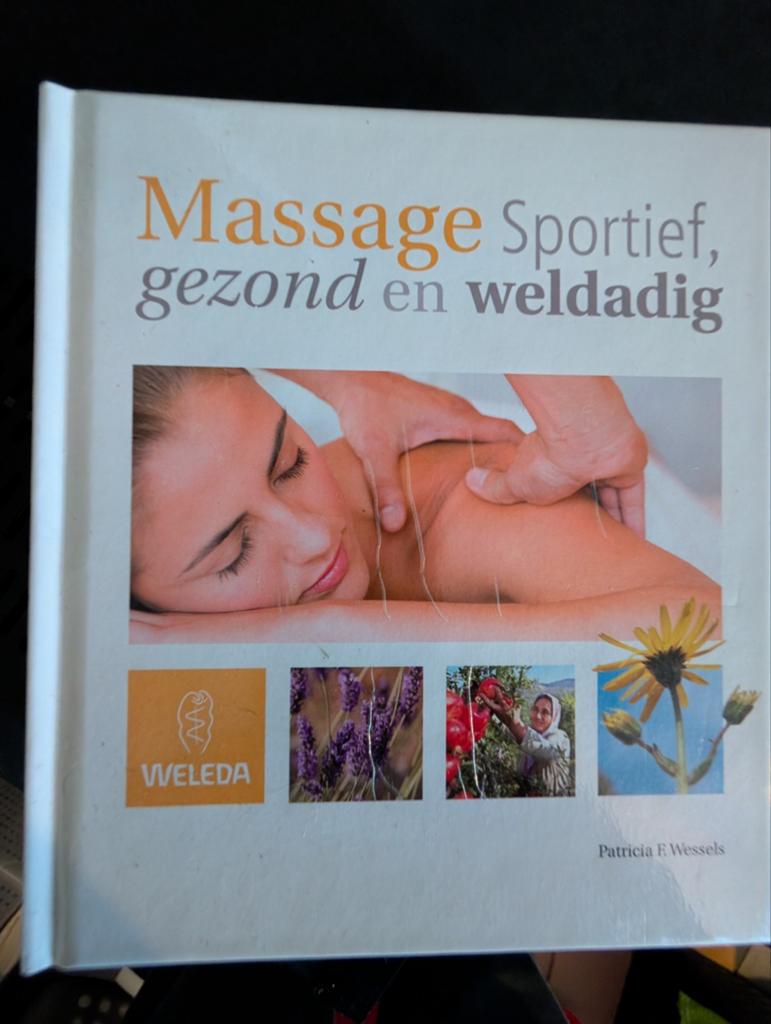 Massage boekje Weleda, Ophalen of Verzenden