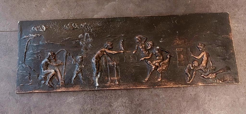 Bronzen reliëf met mythologische scène, Antiek en Kunst, Ophalen of Verzenden, Wanddecoratie, 20 - 50 cm, Scène