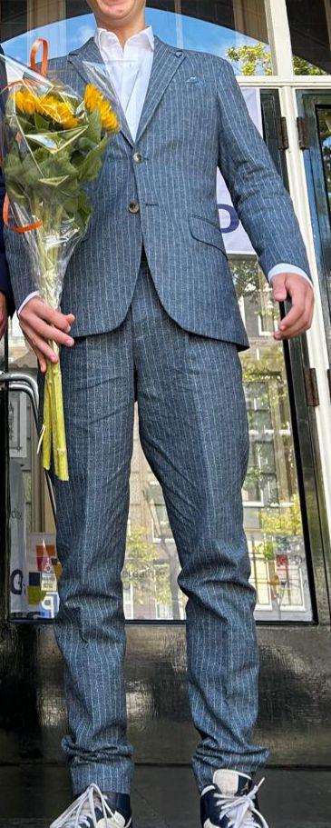Kostuum van de WE, Kleding | Heren, Kostuums en Colberts, Ophalen of Verzenden, Zo goed als nieuw, Maat 46 (S) of kleiner, Blauw