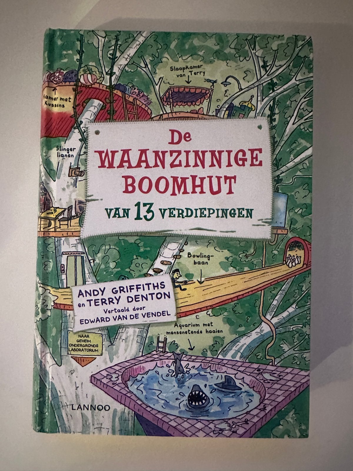 De Waanzinnige Boomhut van 13 Verdiepingen - Andy Griffiths, Ophalen of Verzenden, Zo goed als nieuw, Fictie