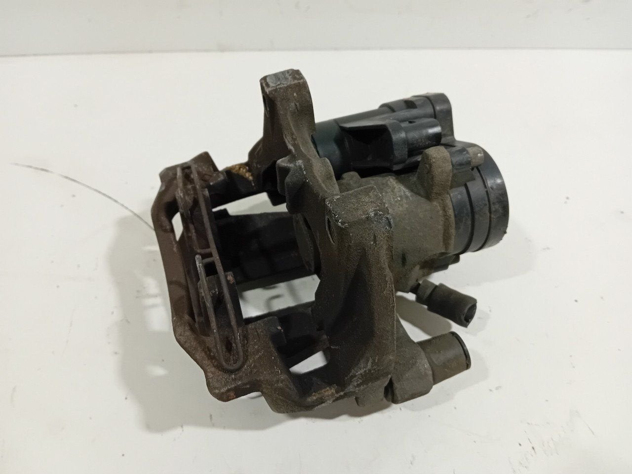 Remklauw links achter Audi A3, Auto-onderdelen, Onderdelen@venauto.nl, Van der Ven Autorecycling B.V., Gebruikt, Ettenseweg 76, 4706 PB Roosendaal, The Netherlands