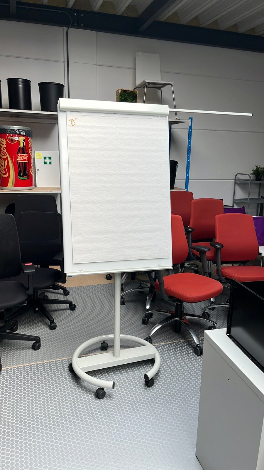 Flipover verijdbaar met papier, Ophalen, Gebruikt, Geen, Geen