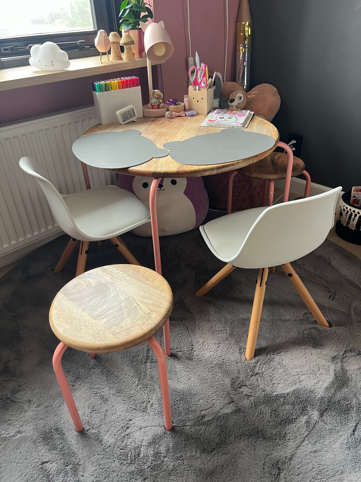 Kidsdepot speeltafel met stoeltjes en krukjes voor kinderen, Ophalen, Zo goed als nieuw, Tafel(s) en Stoel(en)