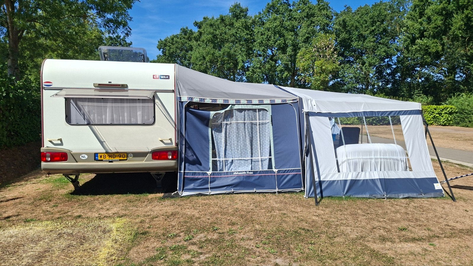 Caravan Wilk 470., Caravans en Kamperen, Caravans, Koelkast, Rondzit, Wilk, Tot en met 4