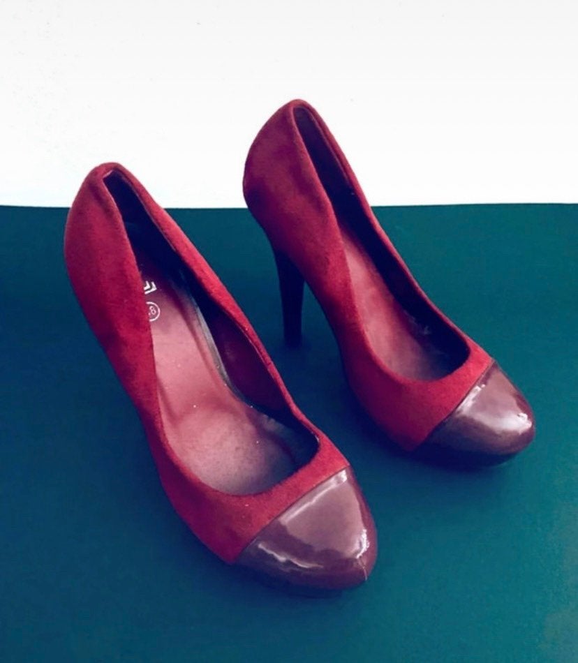 Elegante wijnrode pumps – maat 38, Kleding | Dames, Pumps, Ophalen of Verzenden, Zo goed als nieuw, Rood