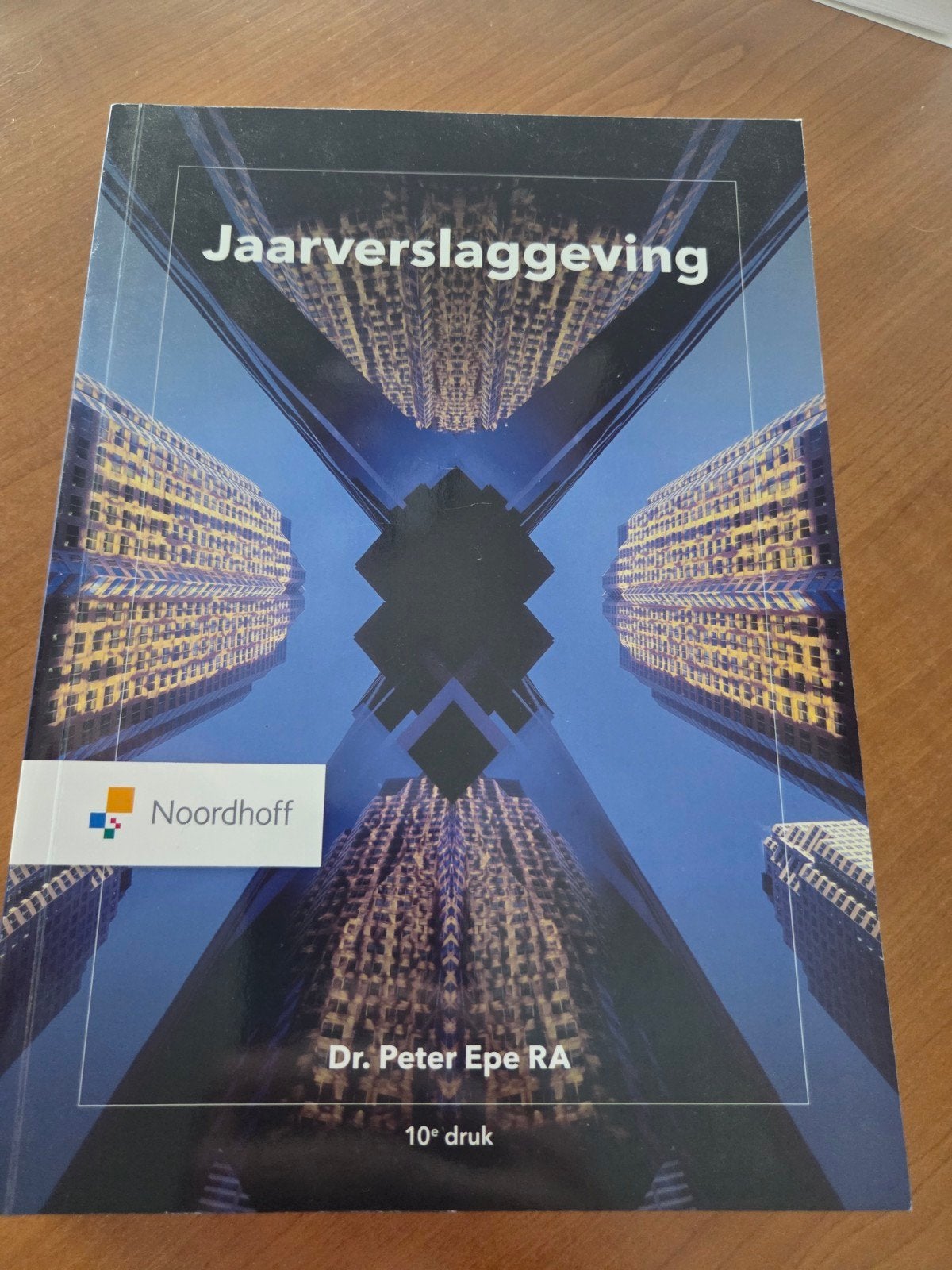 Jaarverslaggeving - Dr. Peter Epe RA (10e druk), Zo goed als nieuw, Peter Epe, Beta, HBO