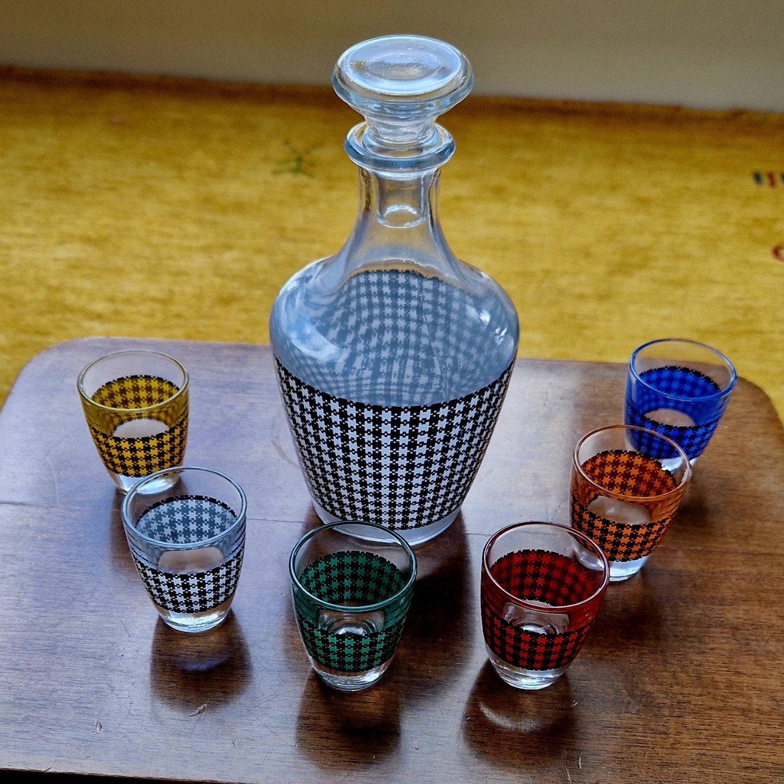 Vintage 70s Franse Houndstooth Karaf & Borrelglaasjes Set, Verzamelen, Ophalen of Verzenden, Zo goed als nieuw, Borrel- of Shotglas