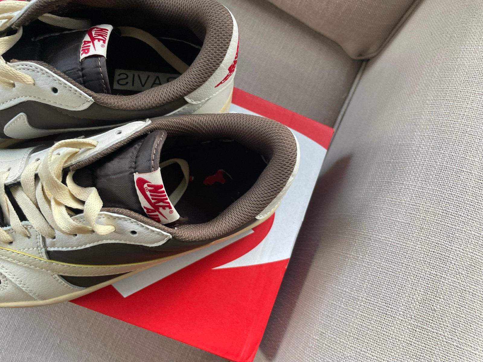 Nike Air Jordan 1 Low Travis Scott Reverse Mocha, Ophalen of Verzenden, Zo goed als nieuw, Bruin, Sneakers of Gympen