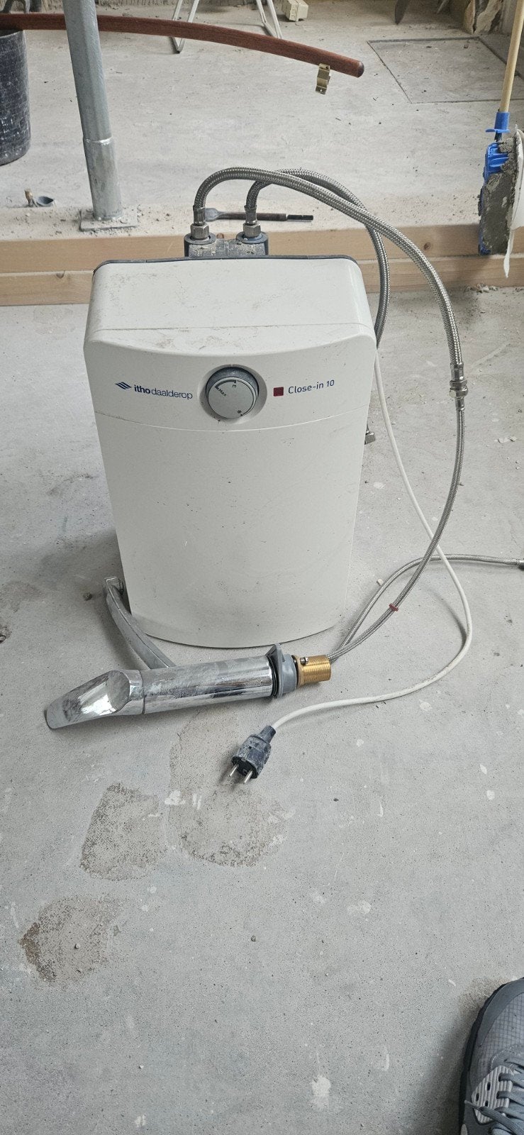 Itho Daalderop Close-in 10 Boiler - Compact en Efficiënt, Doe-het-zelf en Verbouw, Minder dan 20 liter, Ophalen of Verzenden, Gebruikt