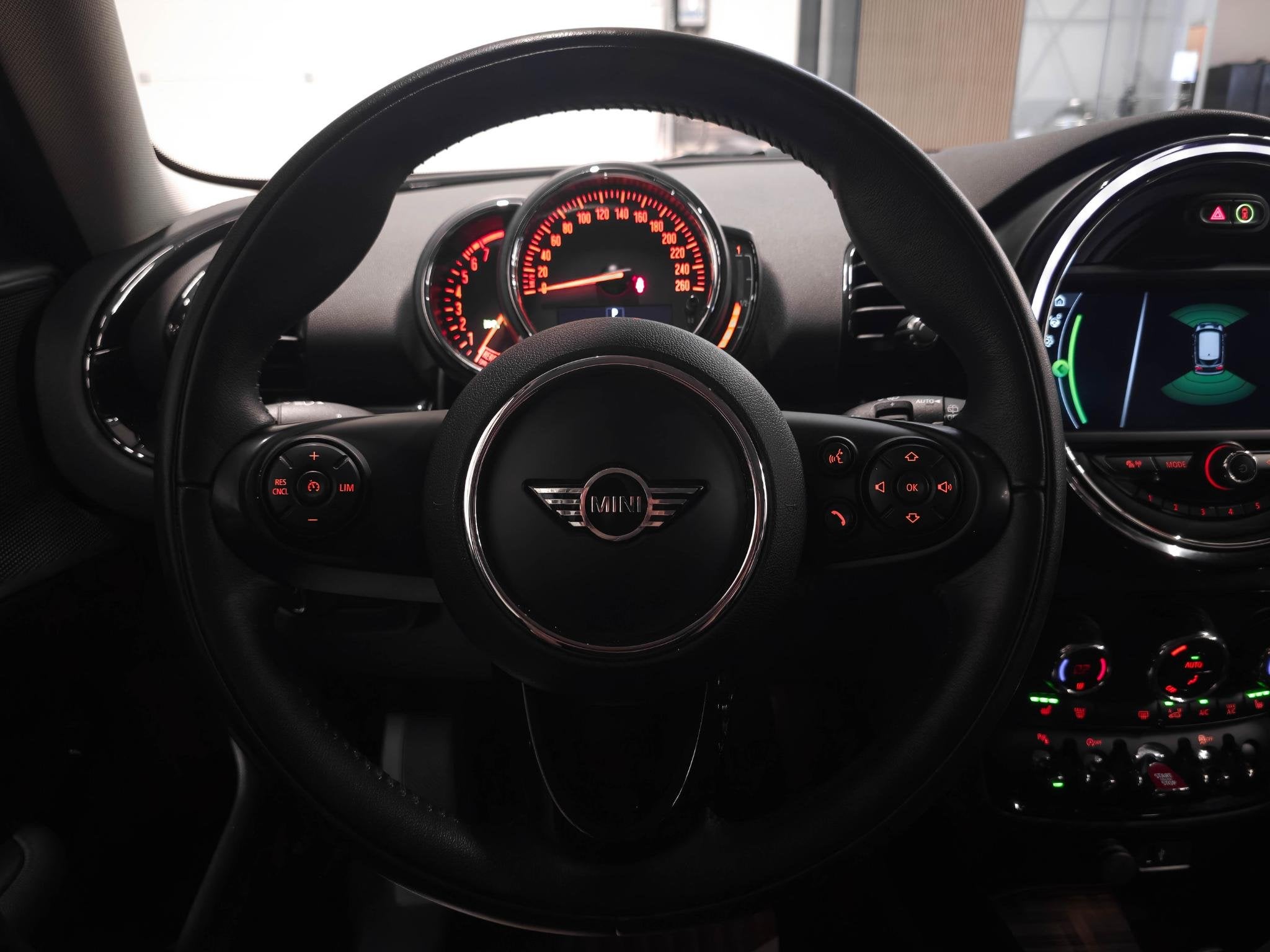Foto 14 van MINI Clubman 1.5 Cooper Black edition | Carplay | Stoelverwa