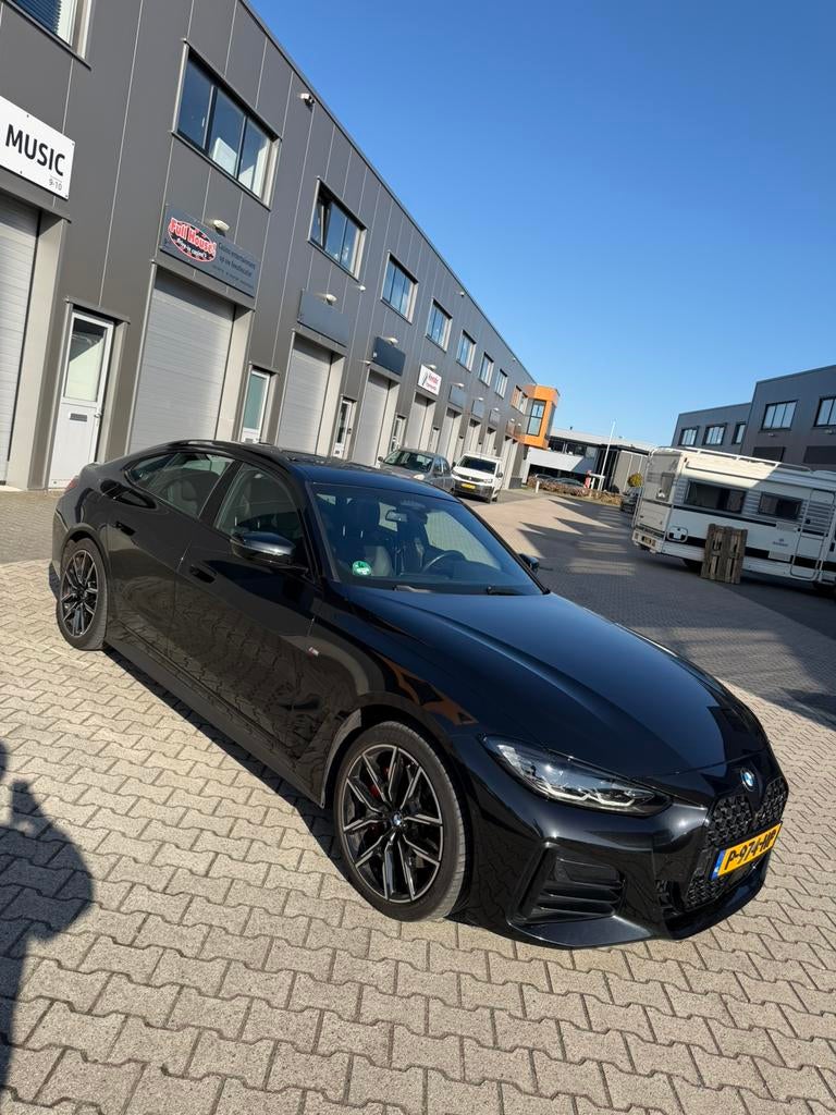 BMW 430i Gran Coupé business edition 430i 245pk - 2022 Zwart, Auto's, BMW, Automaat, 1998 cc, Achterwielaandrijving, 4 cilinders