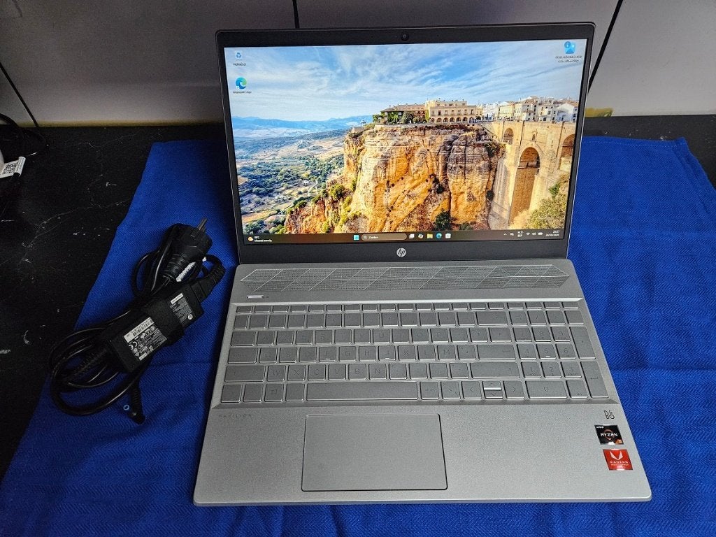 HP laptop 15,6"/Radeon5/16GB/512_SSD/Radeon_1GB/Win11/AZERTY, Computers en Software, Windows Laptops, Met videokaart, 2 tot 3 Ghz