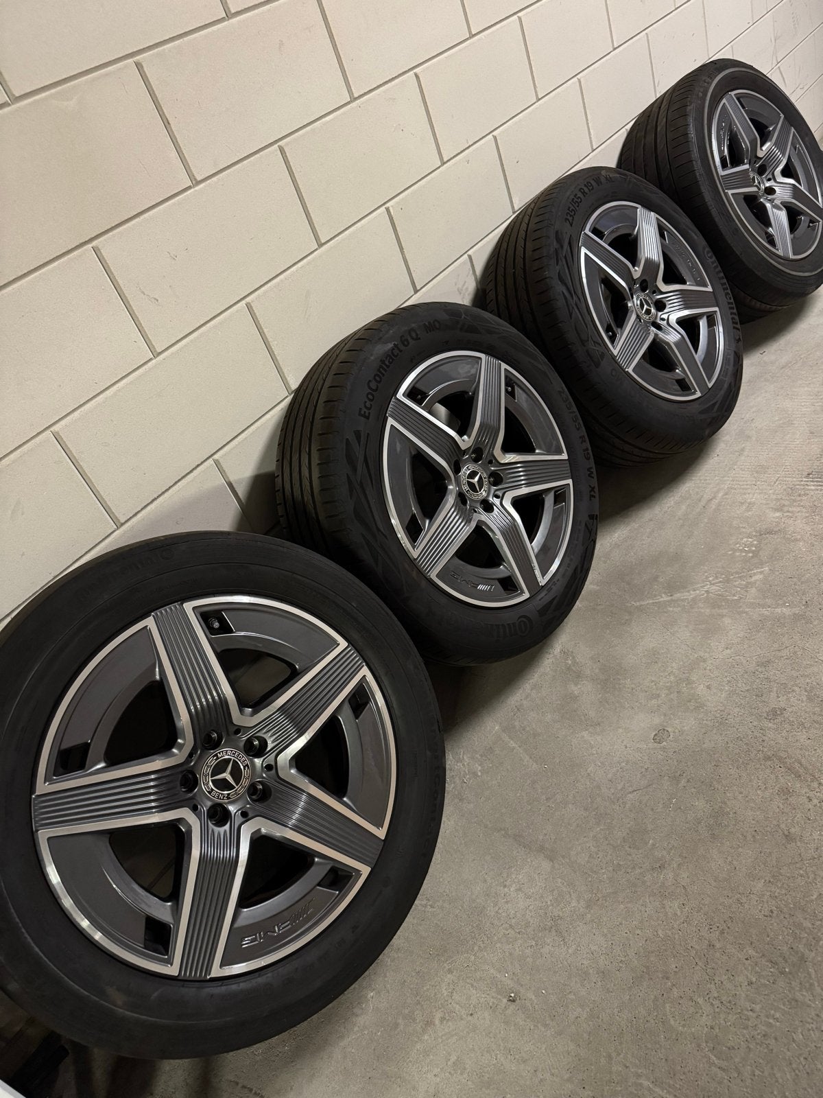 Mercedes-Benz 19 inch velgen met Continental zomerbanden, Auto-onderdelen, Banden en Velgen, Gebruikt, Banden en Velgen, 235 mm