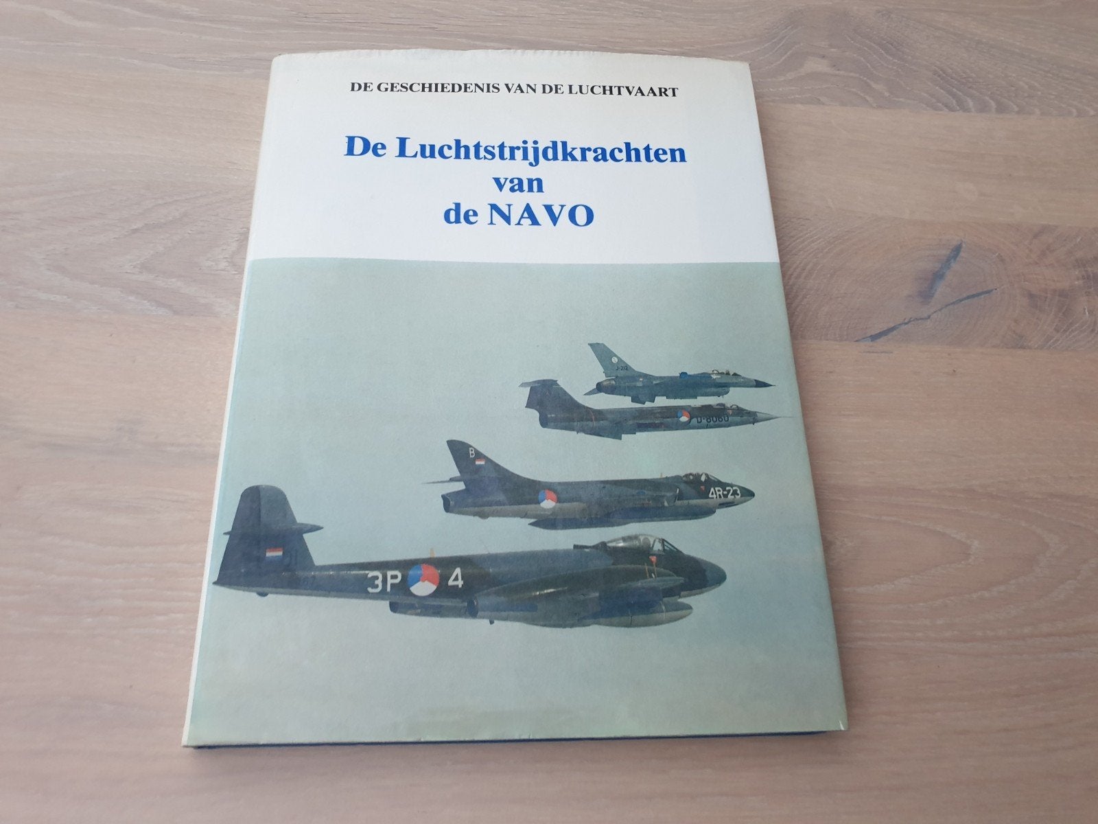 De Luchtstrijdkrachten van de NAVO - Geschiedenis Luchtvaart, Tweede Wereldoorlog, Ophalen of Verzenden, Zo goed als nieuw, Meerdere auteurs