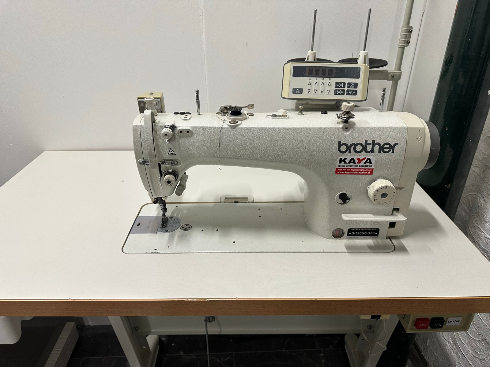 Brother S-7200-C-403, Ophalen of Verzenden, Industrieel, Husqvarna, Naaimachine