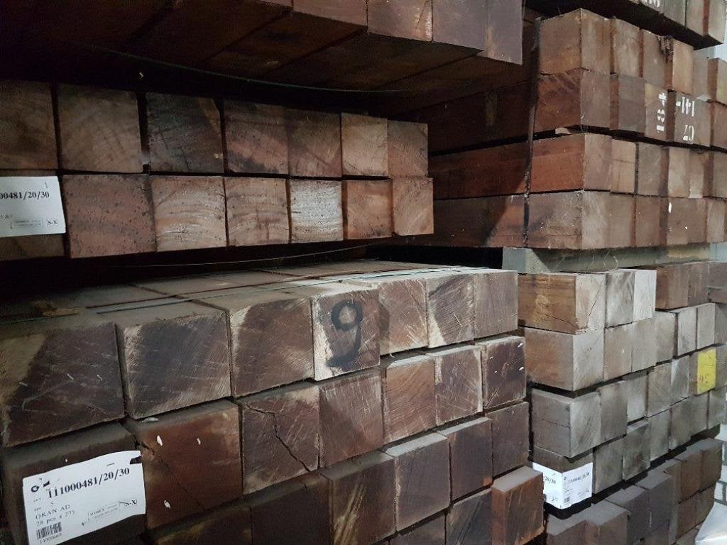 28 STUKS HARDHOUT PALEN 155X155 MM X 275 CM, Palen, Nieuw, Ophalen of Verzenden, Hardhout