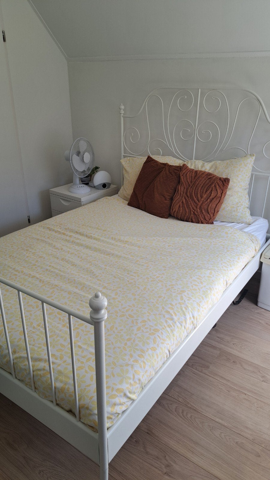 Wit metalen bedframe - Tweepersoons (IKEA), Ophalen, Wit, Tweepersoons, 140 cm