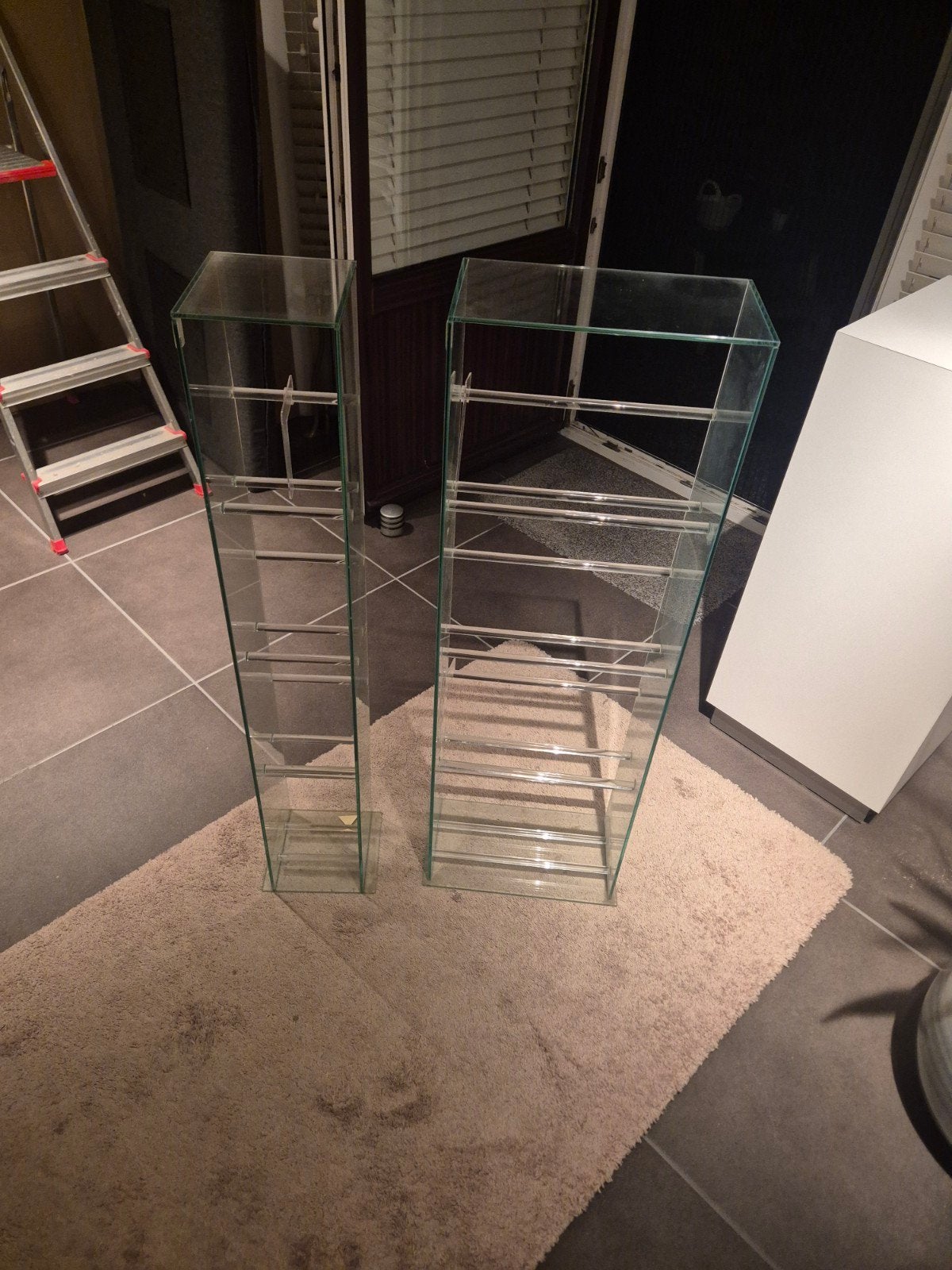Set van 2 Helderr Glazen Design CD/DVD-Torens – Minimalistis, Ophalen, Zo goed als nieuw