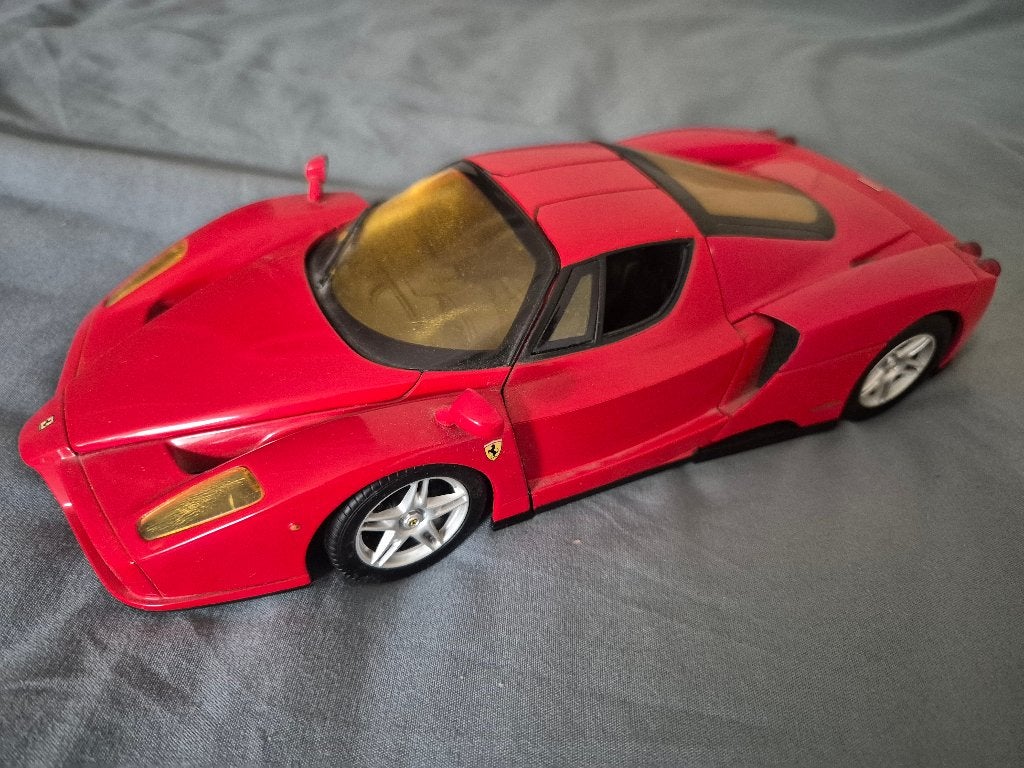Ferrari Enzo modelauto Hotwheels - Rood. 1:18, 1/18., Ophalen of Verzenden, Gebruikt, Auto, Hot Wheels