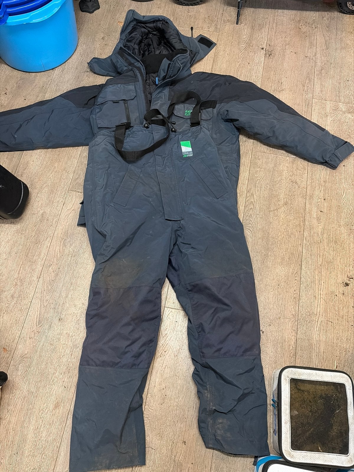 Preston Drifish Celcius Vispak - Maat L (valt als XL), Ophalen, Gebruikt, Kleding