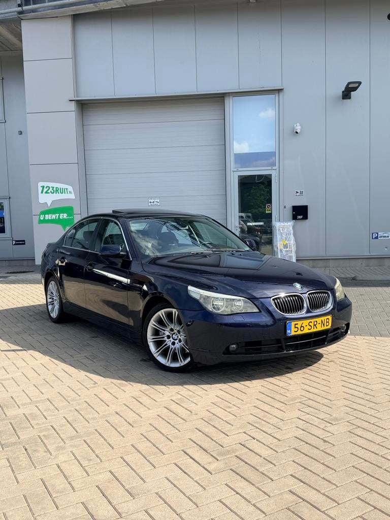 BMW 5-Serie 4.0 I 540 AUT 2006 Blauw, Auto's, BMW, Particulier, 5-Serie, Benzine, E, Sedan, Automaat, Origineel Nederlands, Blauw