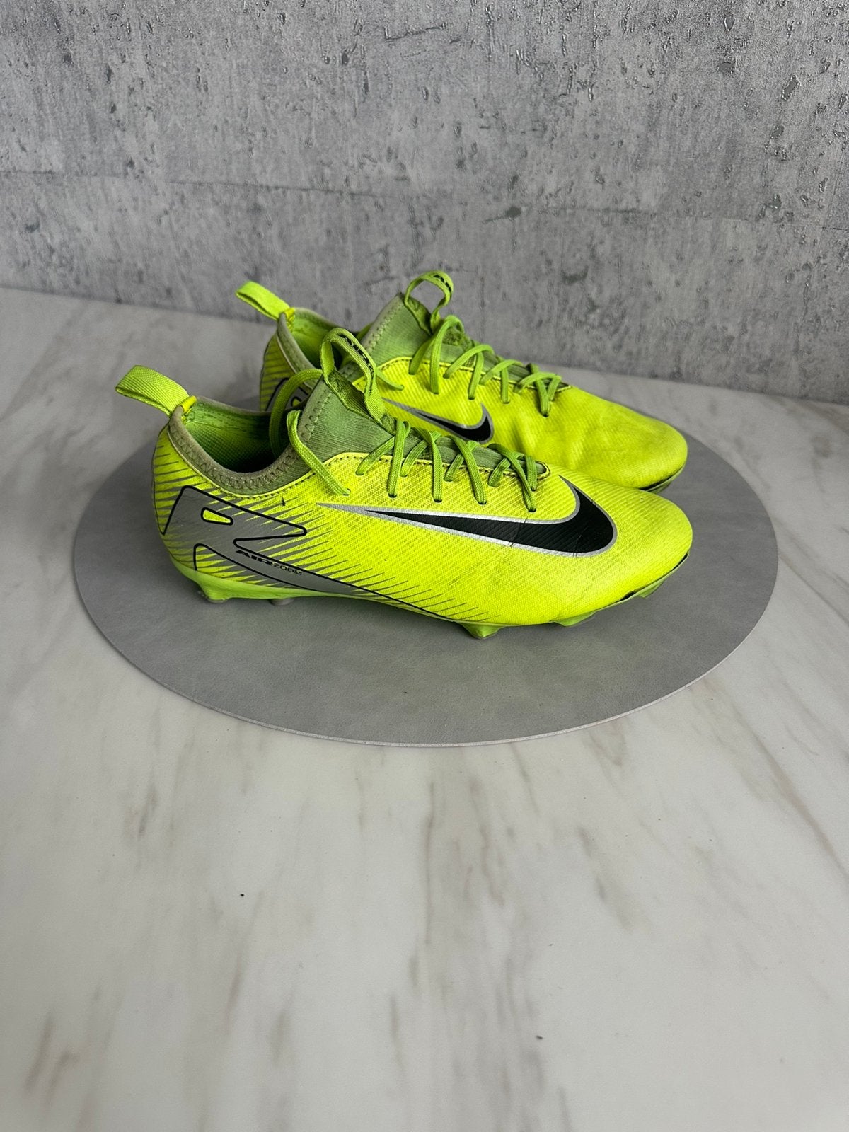 Voetbalschoenen maat 37,5, Maat XS of kleiner, Ophalen of Verzenden, Gebruikt, Schoenen