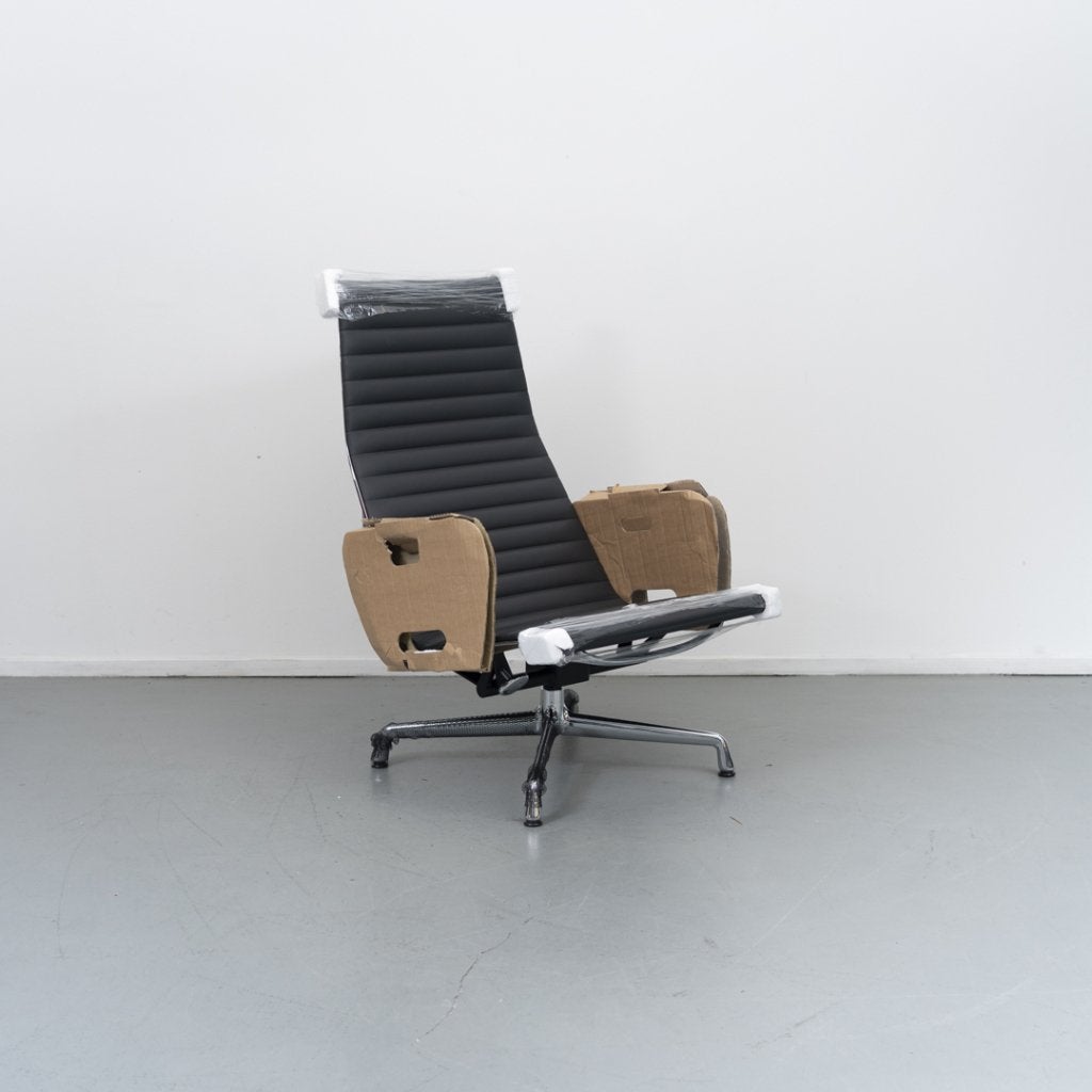 Vitra Eames EA 124 + 125 Set Zwart Leer – Chroom, Niet ingevuld, Niet ingevuld, Nieuw, 75 tot 100 cm