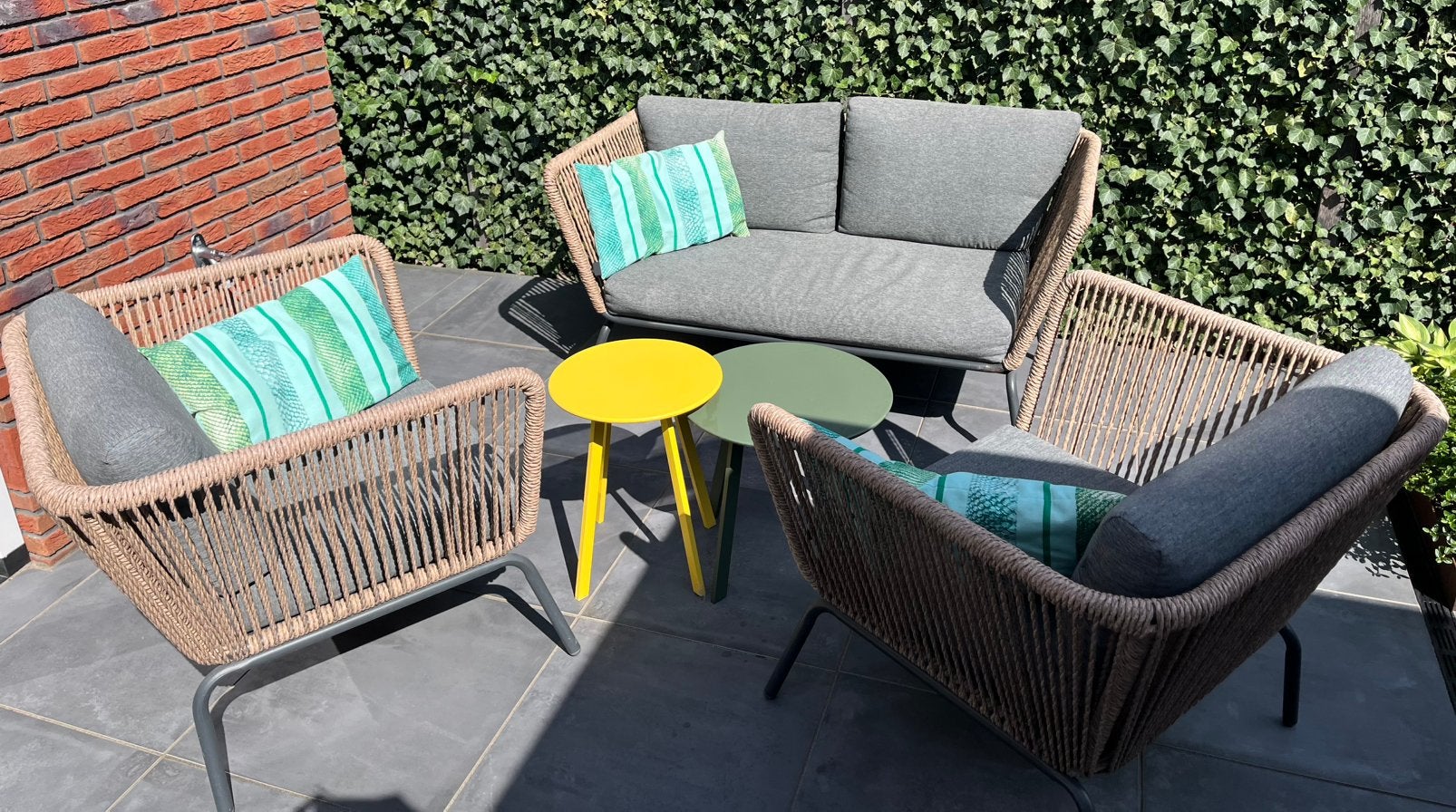 Te koop, loungeset inclusief kussens en tafeltjes, Ophalen, 4 zitplaatsen, Loungeset, Wicker