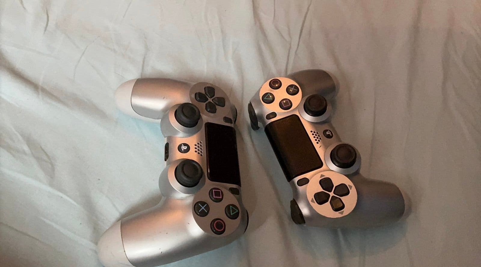 2 ps4 controllers voor 30euro(ophalen in amsterdam ZO), Ophalen, Overige genres, 1 speler, Zo goed als nieuw
