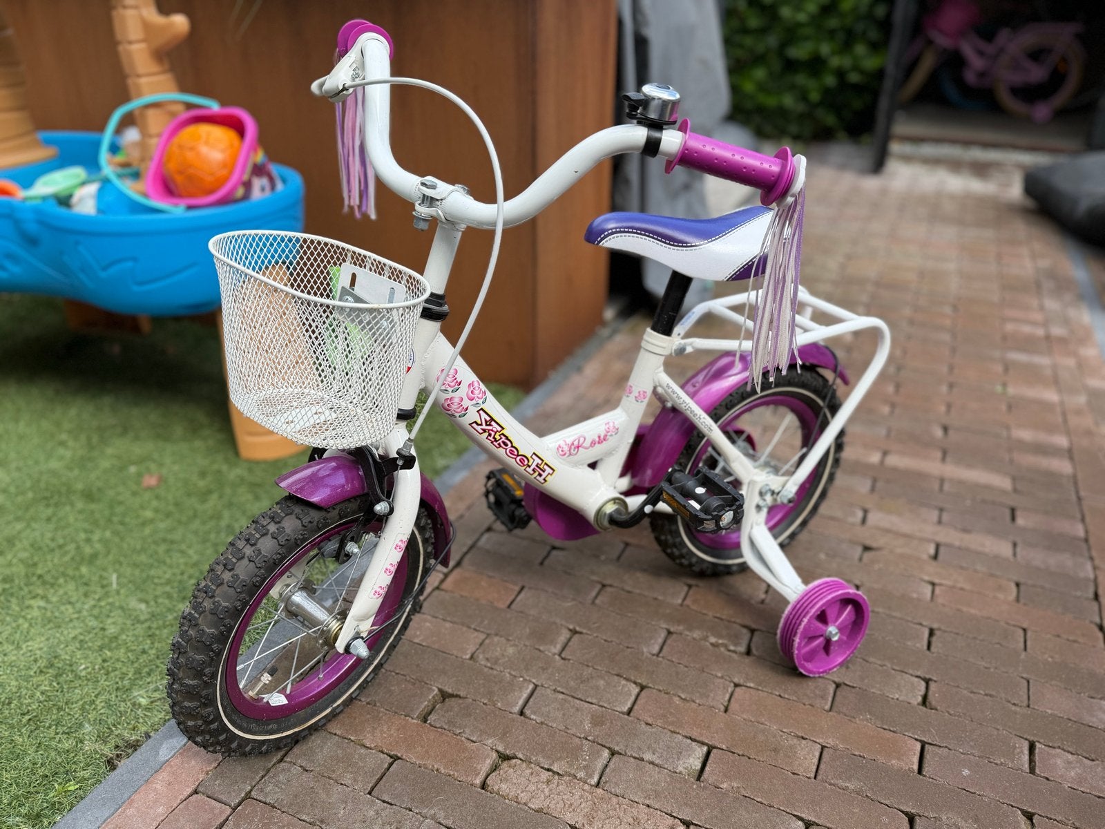 Kinderfiets 12 inch met zijwieltjes en mandje, Ophalen, Zijwieltjes, Gebruikt, Velgrem