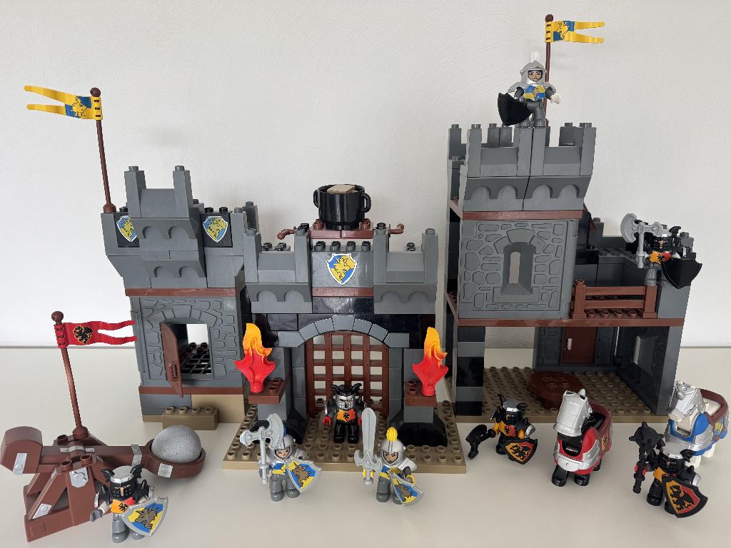 Lego duplo kasteel 4777, Ophalen, Overige thema's, Compleet, Zo goed als nieuw