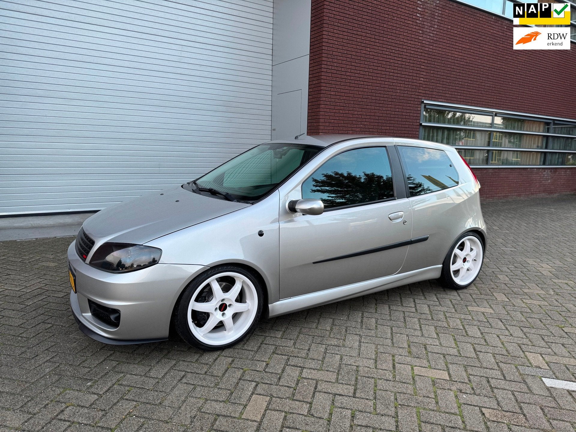 Fiat Punto 1.8-16V Abarth Uniek exemplaar Nap 2e Eig, Auto's, 4 cilinders, 400 kg, Origineel Nederlands, Bedrijf