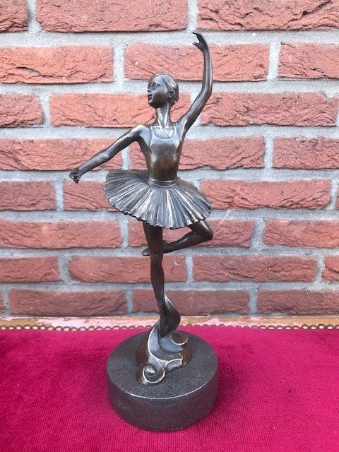 stijlvol bronzen beeld van een jonge ballerina, Brons, Beeld, Vrouw, Gemerkt